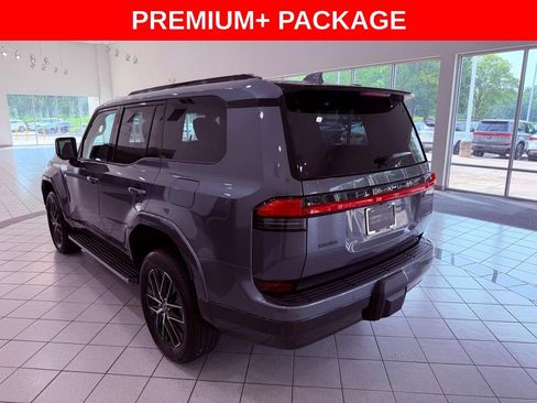 Certified 2024 Lexus GX 550 w/ Cold Area Package AWD/4WD image 5