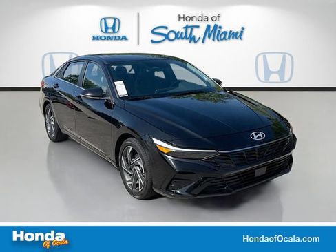 Used 2025 Hyundai Elantra Limited FWD image 1