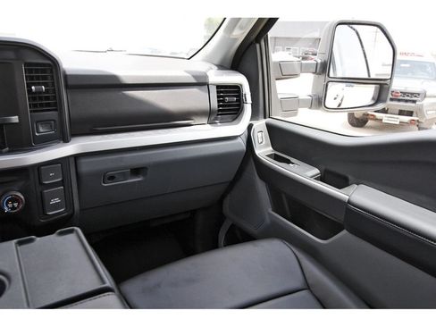Used 2025 Ford F250 4x4 Crew Cab Super Duty image 10
