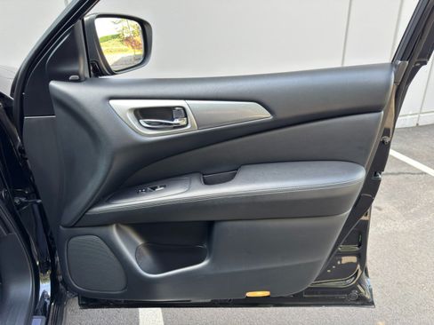 Used 2020 Nissan Pathfinder SL AWD/4WD image 46