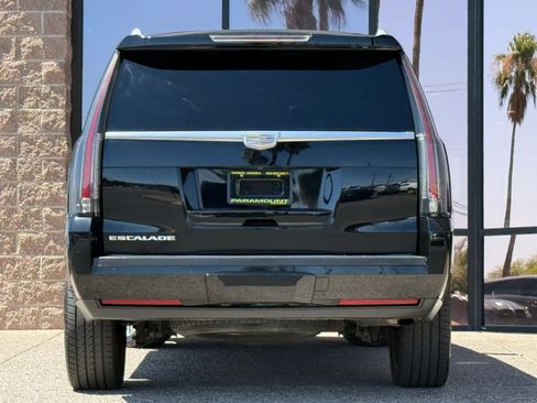 Used 2016 Cadillac Escalade Platinum AWD/4WD image 10