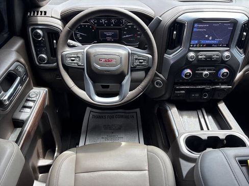 Used 2022 GMC Sierra 1500 SLT w/ SLT Premium Plus Package AWD/4WD image 4