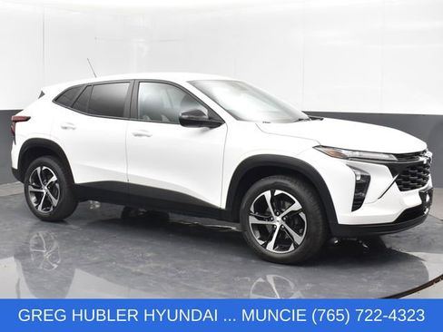 Used 2024 Chevrolet Trax RS FWD image 4