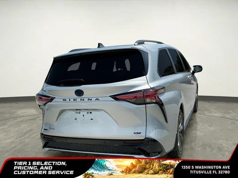 Used 2025 Toyota Sienna XSE w/ XSE Plus Package FWD image 10