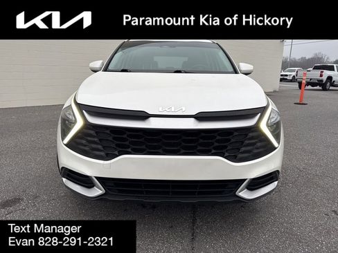 Used 2023 Kia Sportage LX image 2