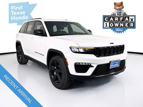 Used 2025 Jeep Grand Cherokee Limited w/ Black Appearance Package image 1