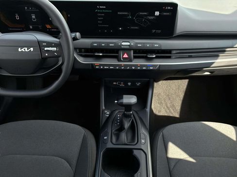 Used 2025 Kia K4 FWD image 25