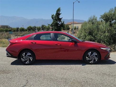 New 2025 Hyundai Elantra SEL image 21