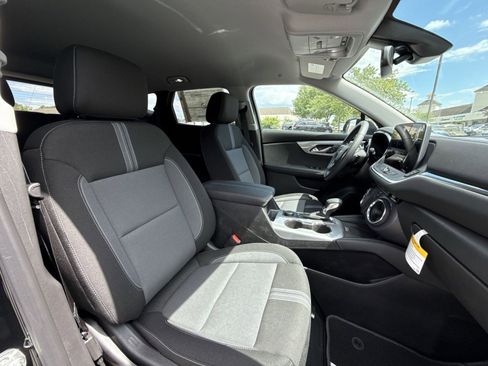 New 2025 Chevrolet Blazer LT w/ Convenience Package image 25