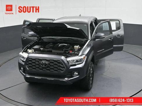 Used 2020 Toyota Tacoma TRD Off-Road AWD/4WD image 63