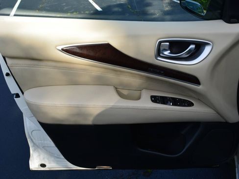 Used 2019 INFINITI QX60 Luxe w/ Sensory Package AWD/4WD image 9