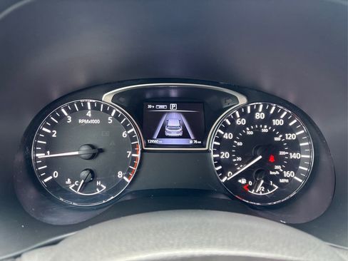 Used 2016 Nissan Pathfinder SV image 21