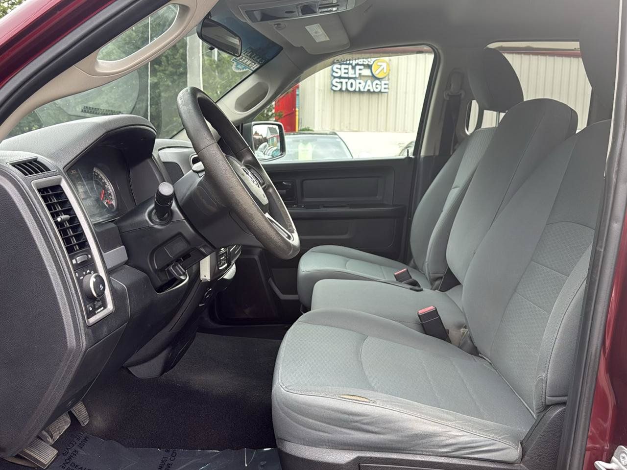 Used 2018 RAM 1500 Express AWD/4WD image 9