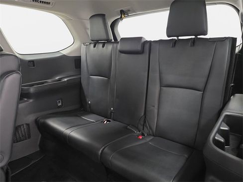 Used 2025 Toyota Grand Highlander AWD image 34