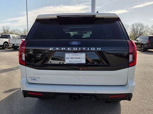 New 2026 Ford Expedition Active RWD image 10