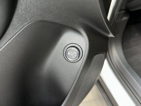 Certified 2024 Buick Envista Preferred w/ Convenience II Package image 5