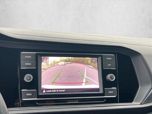 Used 2024 Volkswagen Jetta SE FWD image 12