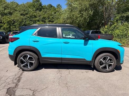Used 2022 Chevrolet TrailBlazer RS w/ Sun and Liftgate Package AWD/4WD image 3