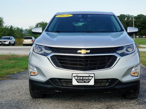 Used 2021 Chevrolet Equinox LT image 3