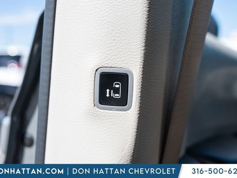 Used 2023 Chrysler Pacifica Touring-L image 26