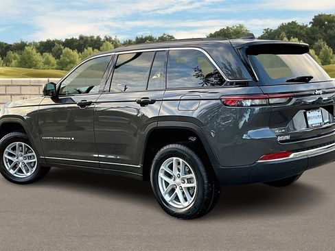 New 2025 Jeep Grand Cherokee Laredo X w/ Luxury Tech Group I image 3