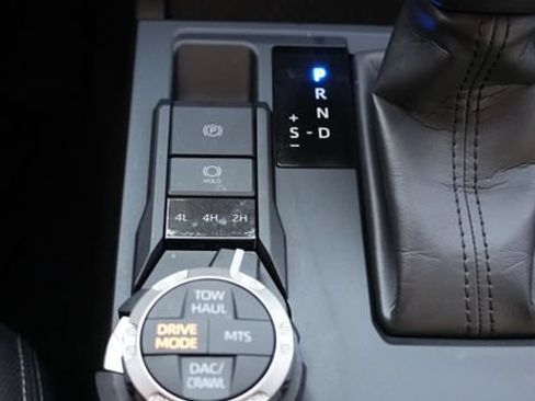 Used 2024 Toyota Tacoma TRD Off-Road AWD/4WD image 37