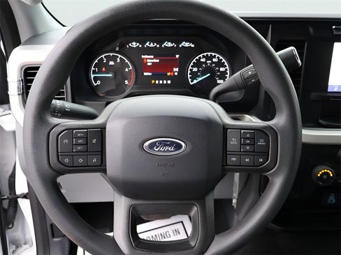 Used 2024 Ford F250 XLT w/ Snow Plow/Camper Package image 30