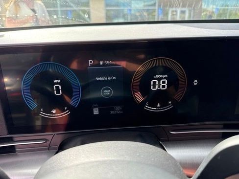 Used 2025 Hyundai Kona SEL AWD/4WD image 8