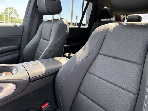 Certified 2025 Mercedes-Benz GLS 450 4MATIC image 23