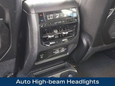Used 2023 Jeep Grand Cherokee L Limited AWD/4WD image 18