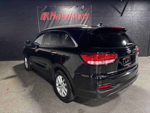 Used 2018 Kia Sorento AWD image 3