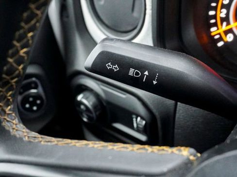 Used 2025 Jeep Gladiator Sport image 19