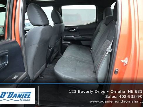 Used 2016 Toyota Tacoma TRD Off-Road AWD/4WD image 36