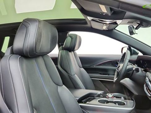 Used 2024 Cadillac Lyriq Luxury w/ LPO, Floor Liner Package image 22