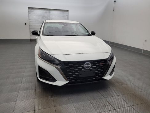 Used 2025 Nissan Altima 2.5 SR FWD image 14