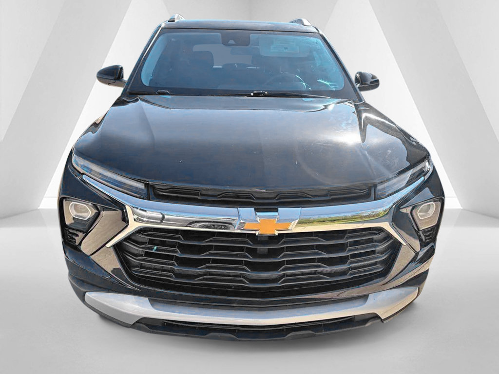 Used 2025 Chevrolet TrailBlazer LT AWD/4WD image 2