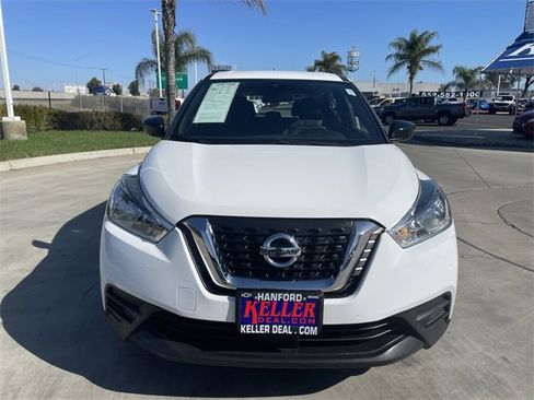 Used 2020 Nissan Kicks S image 3