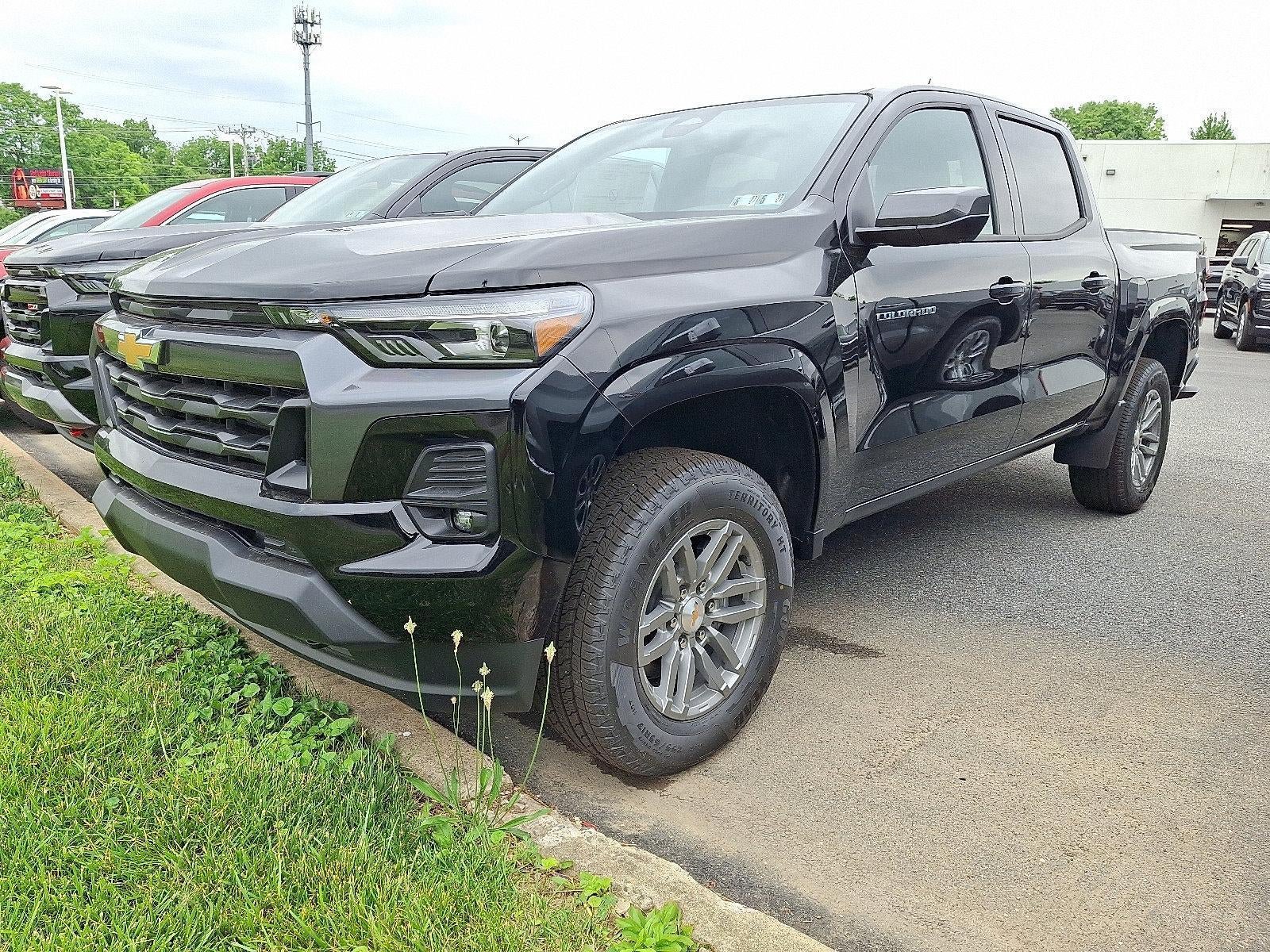 New 2026 Chevrolet Colorado LT w/ LT Convenience Package AWD/4WD image 3