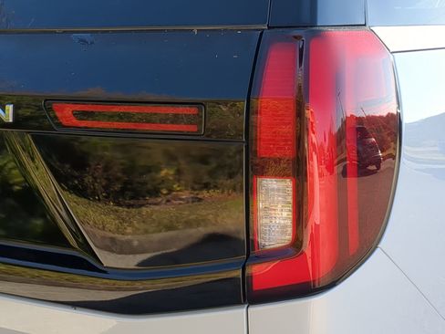 Certified 2025 Ford Expedition Platinum image 37