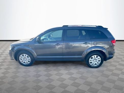 Used 2018 Dodge Journey SE FWD image 4
