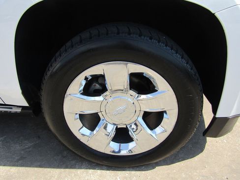 Used 2016 Chevrolet Suburban LTZ AWD/4WD image 7