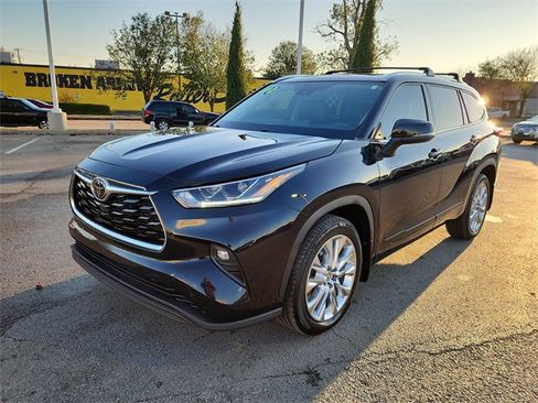 Used 2022 Toyota Highlander Limited image 9
