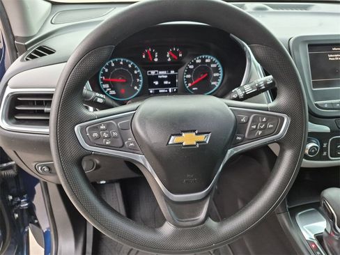 Used 2022 Chevrolet Equinox LS w/ Driver Confidence II Package image 14