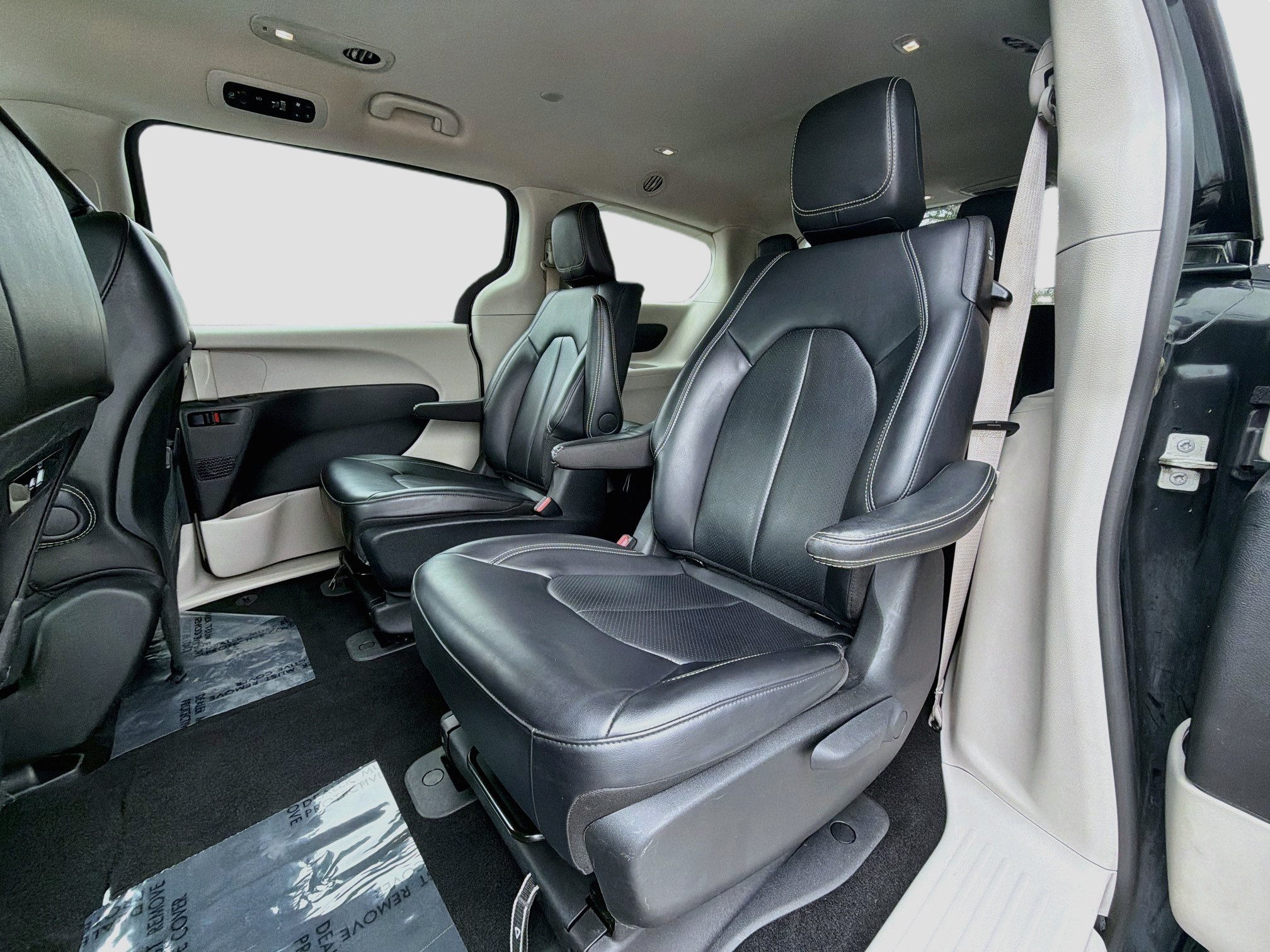 Used 2024 Chrysler Pacifica Limited FWD image 20