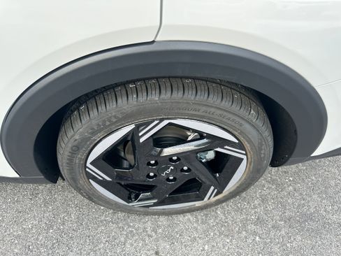 New 2025 Kia K4 EX image 9