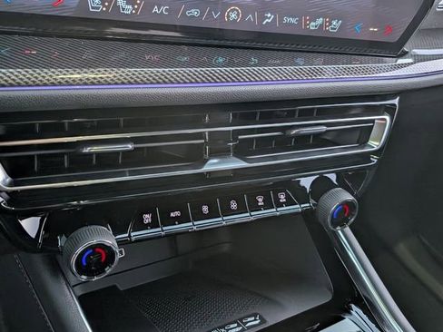 New 2026 Chevrolet Traverse High Country FWD image 13