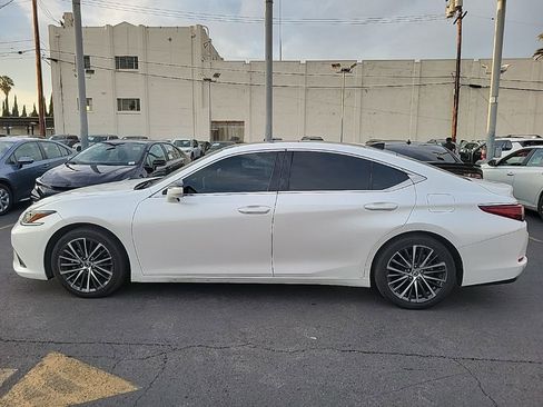 Used 2022 Lexus ES 350 w/ Premium Package image 4