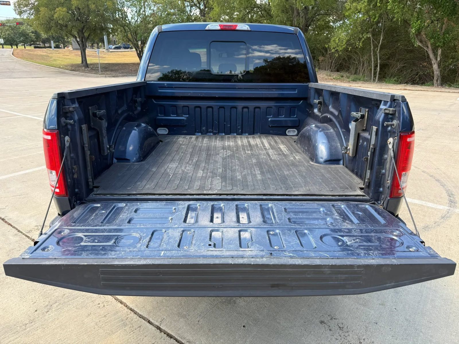 Used 2015 Ford F150 XLT w/ Equipment Group 302A Luxury RWD image 11