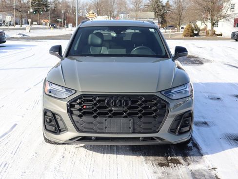 Used 2023 Audi SQ5 Premium Plus w/ Premium Plus Package image 2