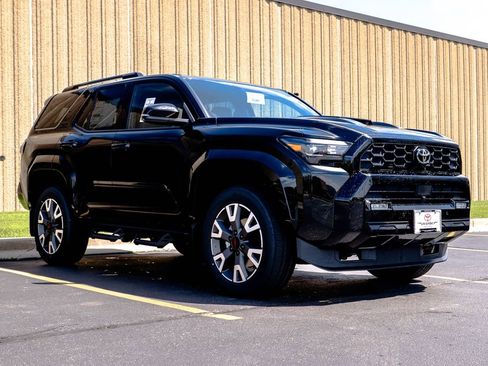 New 2026 Toyota 4Runner TRD Sport AWD/4WD image 2
